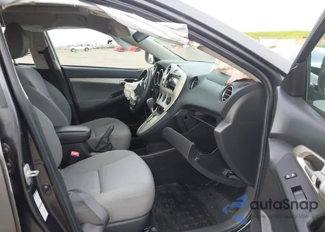 2009 Toyota Matrix S z USA, uszkodzony, nr VIN 2T1LE40EX9C008532